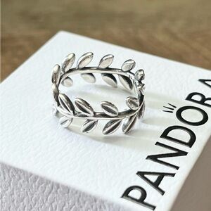 Pandora Sterling Silver Laurel Wreath  Ring